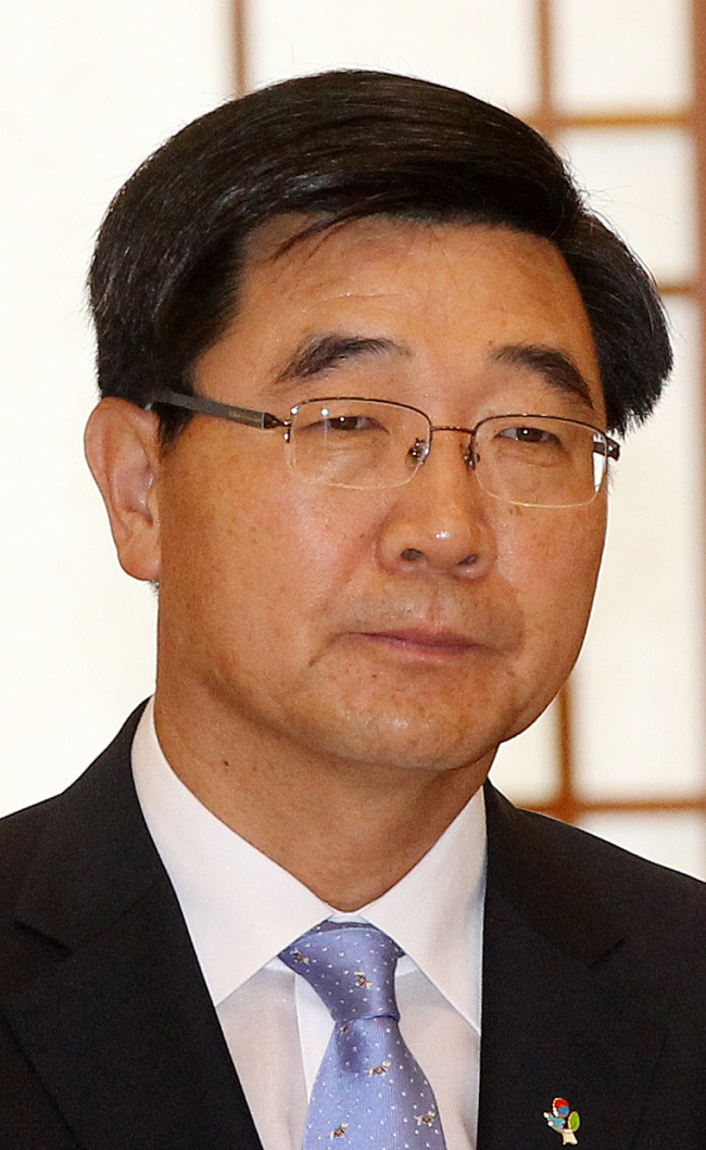                                                           Lee Ki-kweon, labor minister
