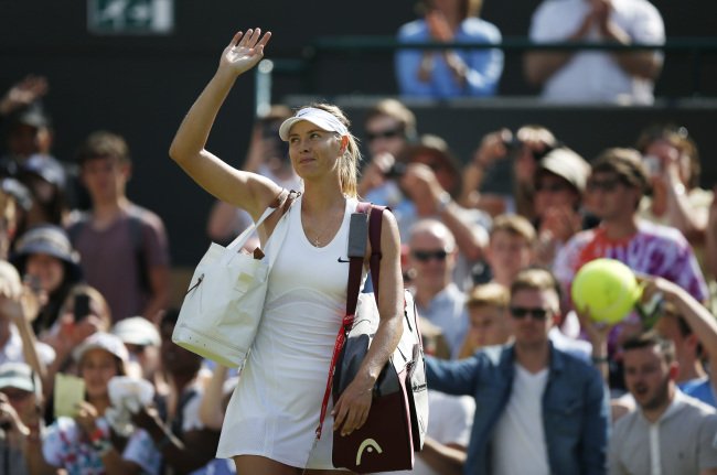 Maria Sharapova celebrates her win over Samantha Murray on Tuesday. ( AP-Yonhap)