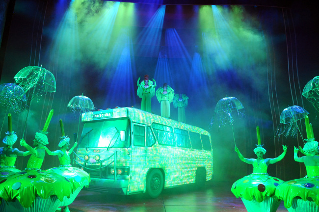 A scene from the London production of the musical “Priscilla” (Seol&Company)