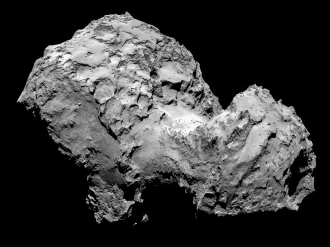 This handout picture by space probe Rosetta’s OSIRIS narrow-angle camera and obtained on Wednesday from the European Space Agency shows the Comet 67P/Churyumov-Gerasimenko from a distance of 285 km. (AFP-Yonhap)