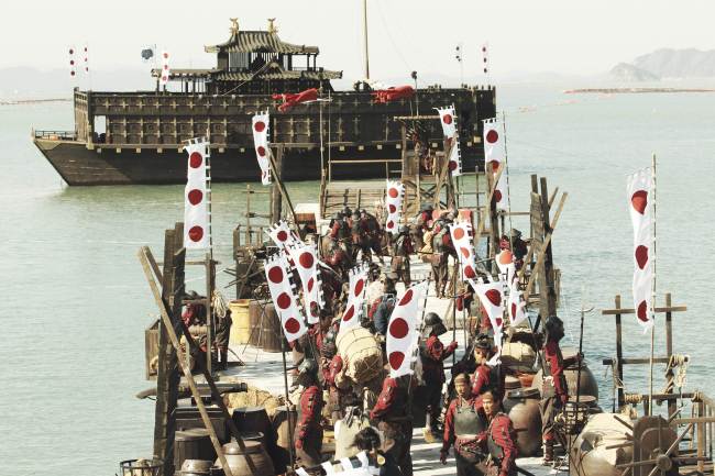 A still of “Roaring Currents.” (AFP-Yonhap)