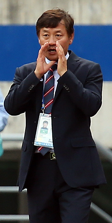 Men’s soccer head coach Lee Kwang-jong (Yonhap)