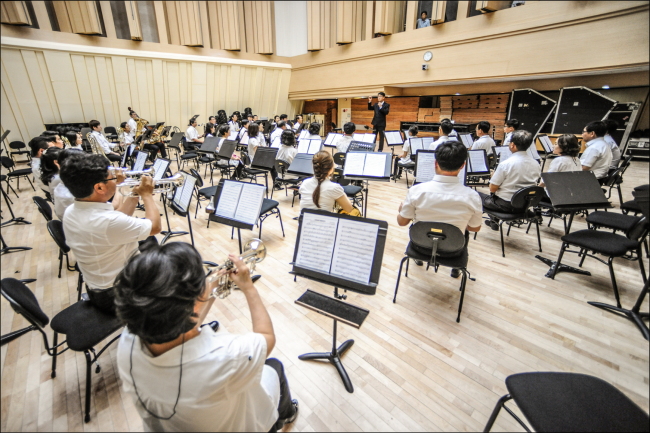 A civic orchestra rehearses. (Sejong Center for the Performing Arts)