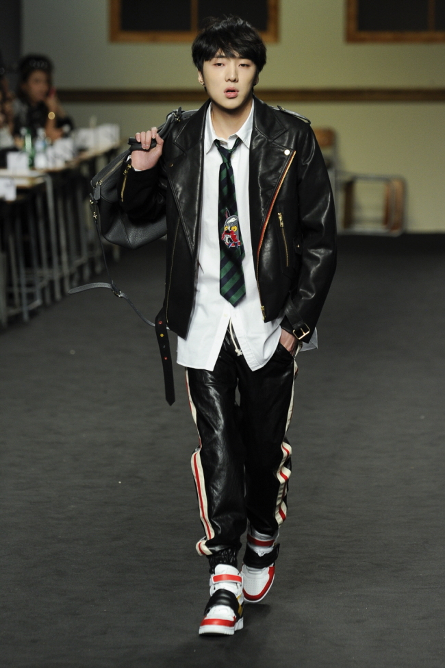 Singer Kang Seung-yoon walks the runway at Beyond Closet show (Seoul Fashion Week)