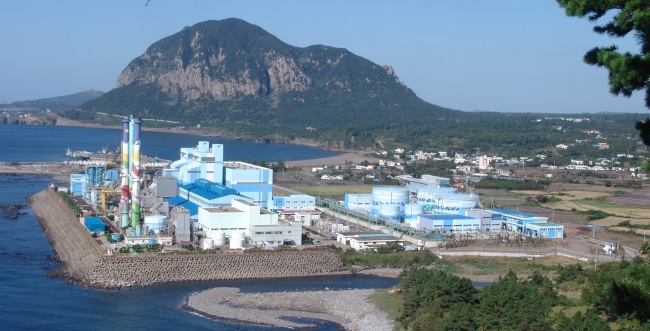 The Namjeju thermal power plant, operated by Korea Southern Power, on Jejudo Island. (KEPCO)