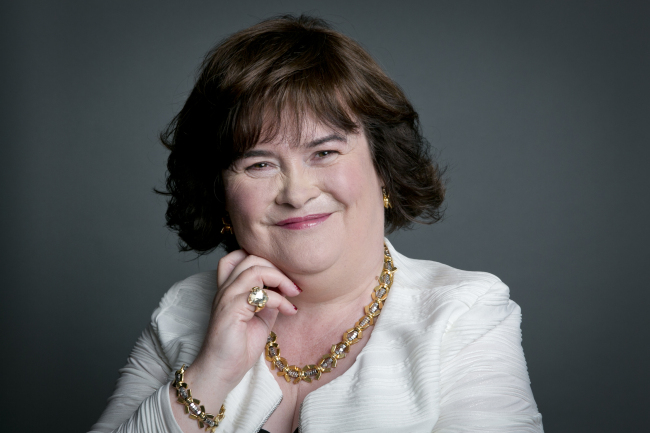 Susan Boyle poses for a portrait in promotion of her U.S. tour on June 24 in New York. (AP-Yonhap)