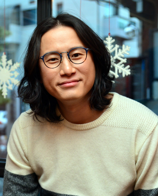 Actor Song Sae-byeok poses during an interview with The Korea Herald in Seoul on Monday. (Yoon Byung-chan/The Korea Herald)