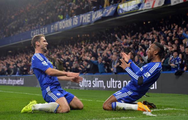 Chelsea’s Didier Drogba (right) celebrates with teammate Branislav Ivanovic after his goal on Wednesday. (AFP-Yonhap)