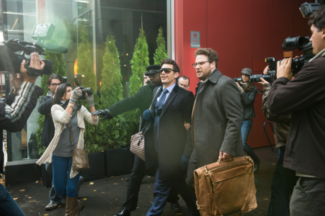 This photo released by Sony Columbia Pictures shows James Franco (center left) as Dave and Seth Rogen (center right) as Aaron in “The Interview.” (AP-Yonhap)