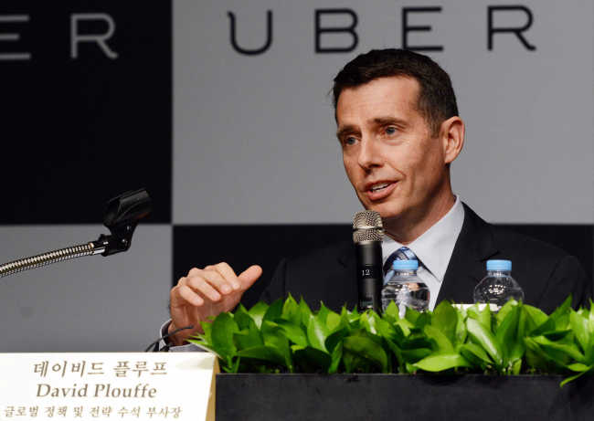 David Plauffe, Uber’s senior vice president of policy and strategy, speaks during a press conference at a Seoul hotel on Wednesday. (Uber Korea)