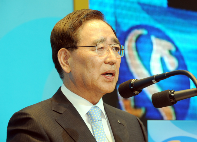 Shinhan Financial Group chairman Han Dong-woo