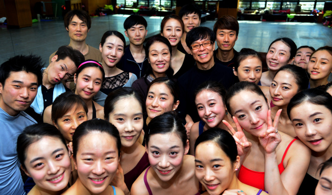 Members of the Seoul Ballet Theatre pose at their dance studio in Gwacheon, Gyeonggi Province.(Yoon Byung-chan/The Korea Herald)