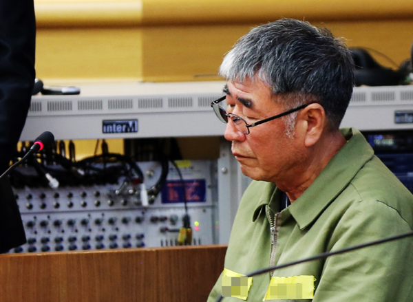 Lee Joon-seok, the captain of the sunken Sewol ferry, in a hearing on Tuesday, April 28, 2015. (Yonhap)