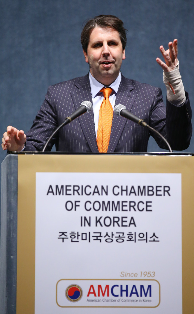 U.S. Ambassador to Korea Mark Lippert speaks at a general membership meeting of AMCHAM Korea in Seoul on Thursday. (Yonhap)