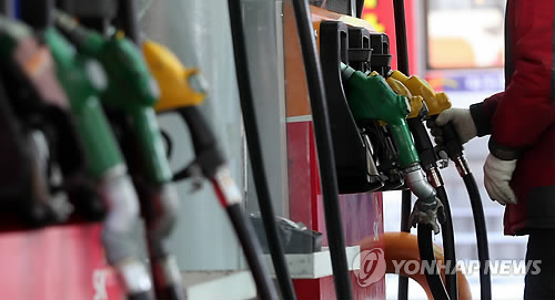 Fuel dispensers at a gas station (Yonhap)