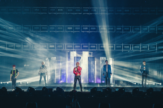 Big Bang performs at the Beijing MasterCard Center. (YG Entertainment)