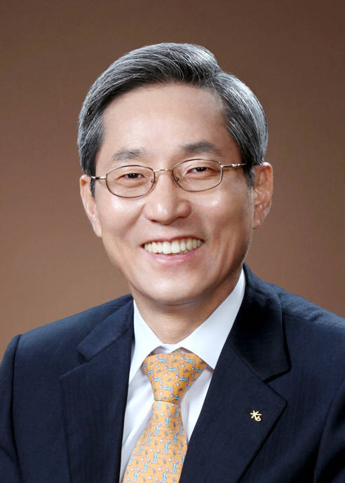 KB Financial chief Yoon Jong-kyoo