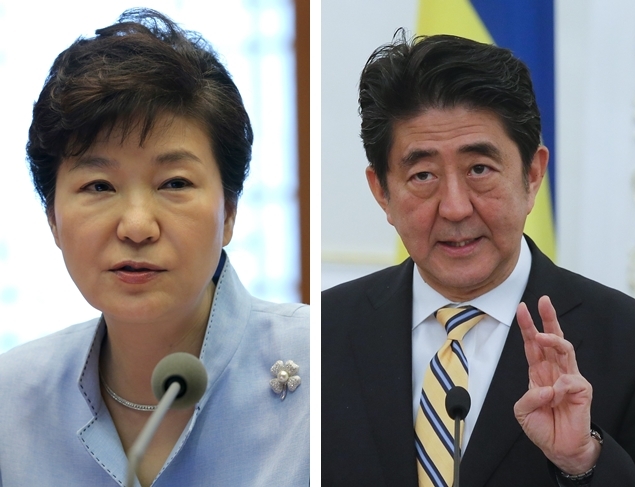 Park Geun-hye (left) Shinzo Abe (right) (Yonhap)