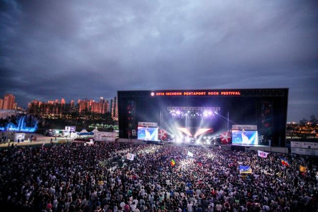 A scene from last year’s annual Incheon Pentaport Rock Festival, which brought more 80 acts including headlining overseas acts Kasabian, Travis and local pop rock icon Lee Seung-hwan (Incheon Pentaport Rock Festival)