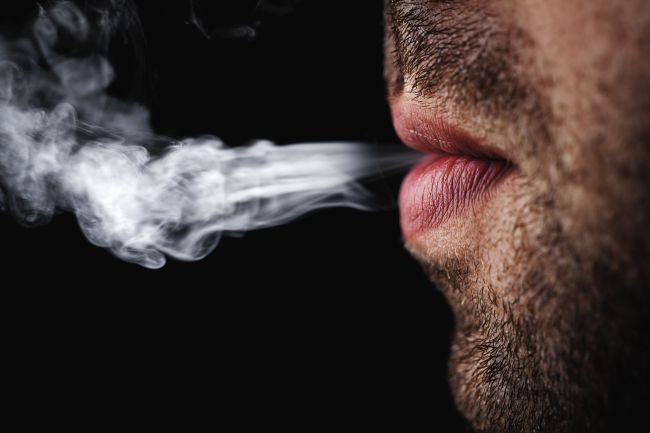 A South Korean teenager whose parents are both smokers is more than four times as likely to smoke as a teenager with nonsmoking parents, a government report showed. (123RF)