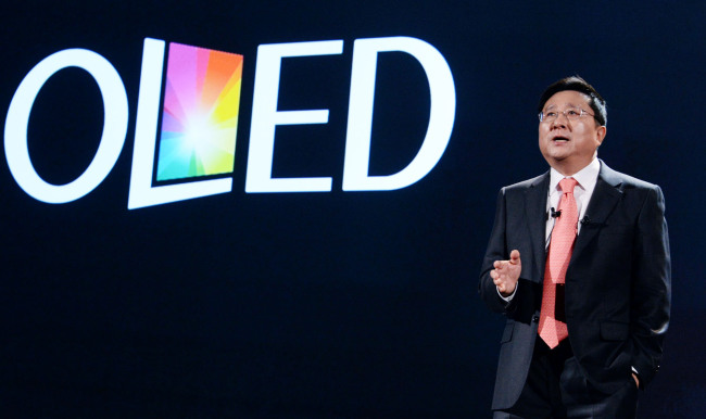 LG Display CEO Han Sang-beom delivers an opening keynote speech at the IFA electronics trade show on Friday. (LGD)