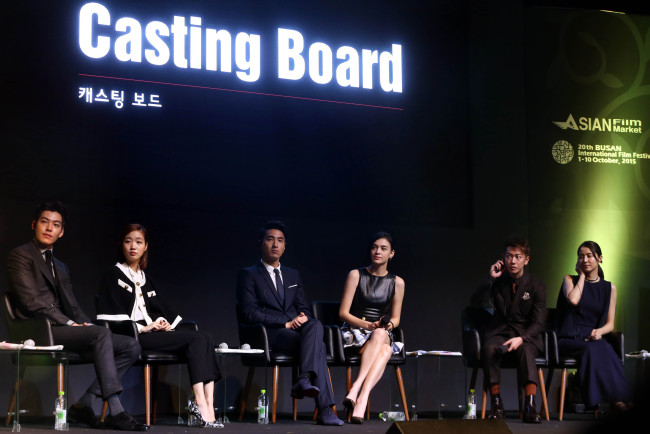 The six actors chosen for this year’s Casting Board speak to industry insiders and press at BEXCO in Busan on Monday. From left: Kim Woo-bin, Kim Go-eun, Mark Chao, Sandrine Pinna, Takeru Satoh and Masami Nagasawa. (Yonhap)