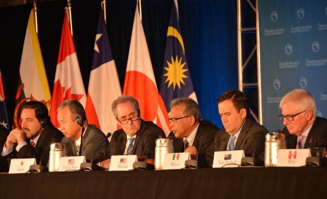 Trade ministers of Pacific Rim countries attend a press conference after negotiating the Trans-Pacific Partnership trade agreement in Atlanta, Georgia, Monday. (Xinhua-Yonhap)