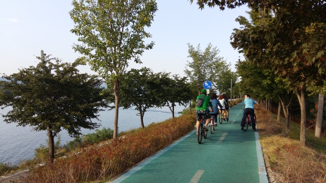 Bike path in Chuncheon