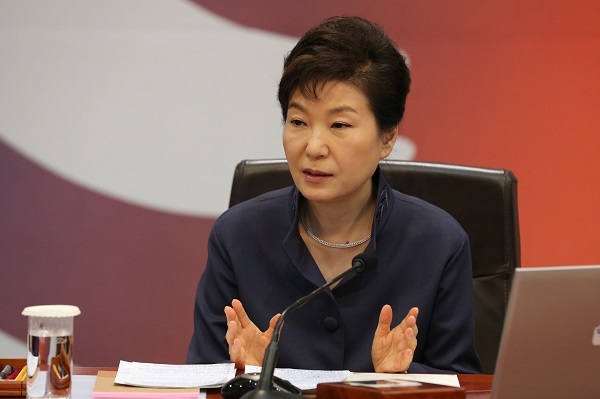 President Park Geun-hye speaks during a Cabinet meeting, Tuesday. (Yonhap)