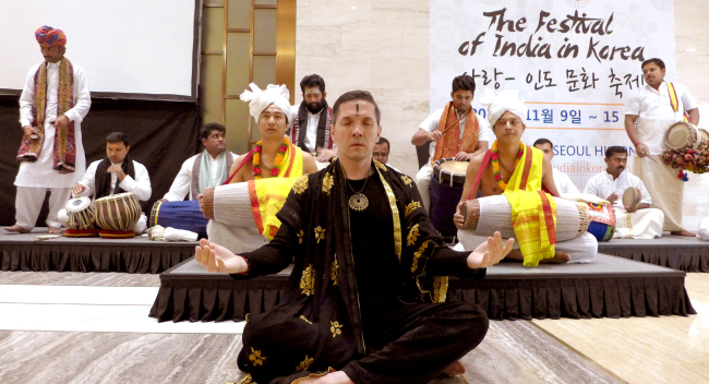 The Drums of India, led by Gilles Chuen (center), performs at the inauguralreception for the Festival of India in Korea at Millennium Seoul Hilton on Nov. 9. Joel Lee/The Korea Herald