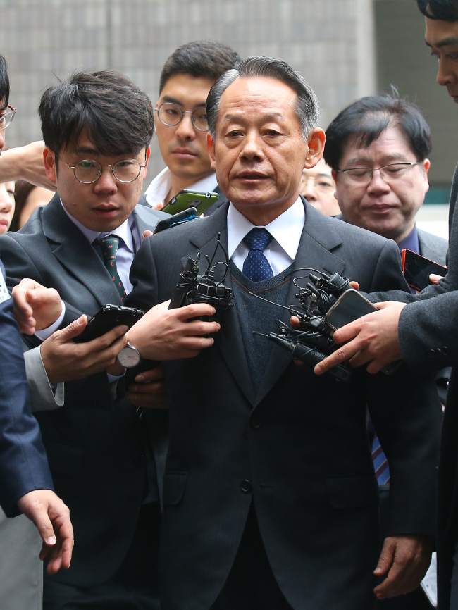 Choi Yoon-hee appears at the Seoul Central District Prosecutors’ Office on Tuesday. (Yonhap)