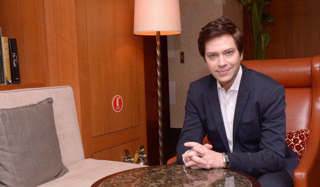 Canadian pianist and composer Steve Barakatt poses during an interview with The Korea Herald at the Lotte Hotel in Seoul. (Chung Hee-cho/The Korea Herald)
