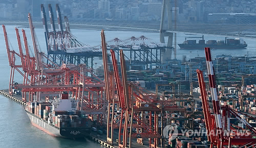 The port of Busan. (Yonhap)