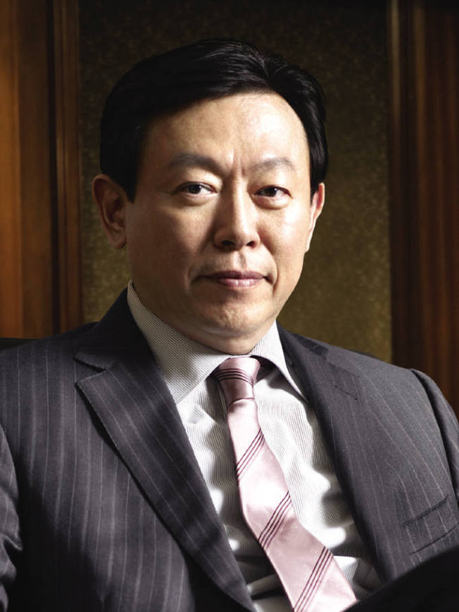 Group chairman Shin Dong-bin