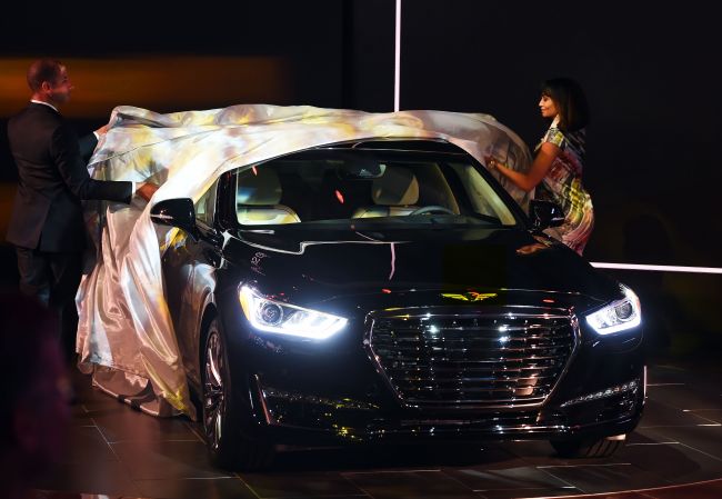 Hyundai Motor Co.`s G90 Genesis is unveiled at the North American International Auto Show on Monday. Yonhap