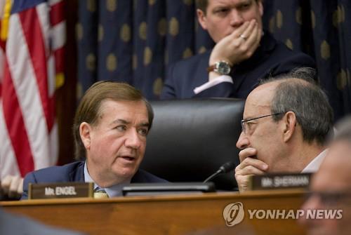 Rep. Ed Royce (R-CA), chairman of the House Foreign Affairs Committee (left) and Rep. Eliot Engel (D-N.Y.), ranking member of the House Foreign Affairs Committee (AP-Yonhap)