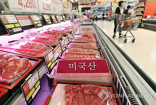 U.S. beef is on display at a supermarket in Korea. (Yonhap)