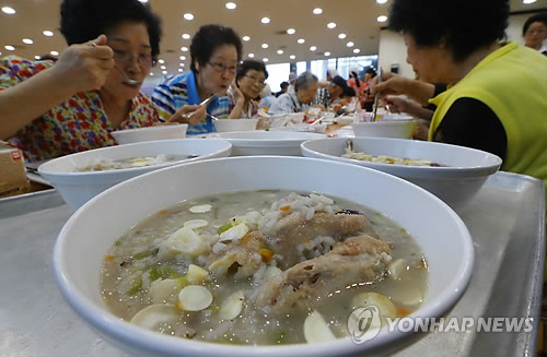 A dish of samgyetang. (Yonhap)