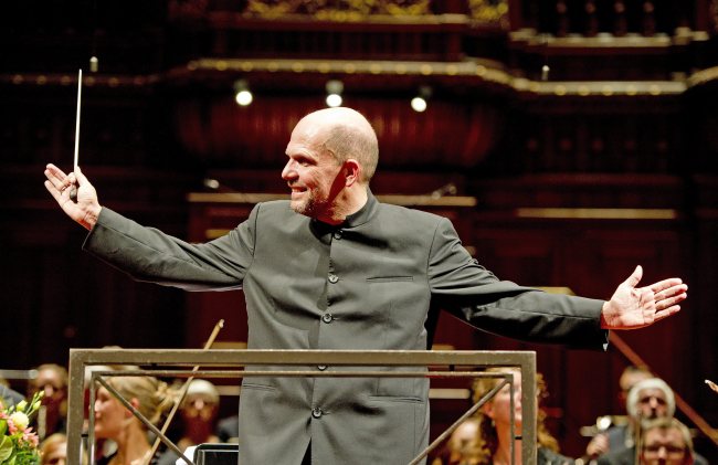 The file picture dated Nov. 12, 2011 shows Dutch conductor Jaap van Zweden during a good-bye concert to the Radio Filharmonisch Orquesta in Amsterdam, the Netherlands. (EPA-Yonhap News)