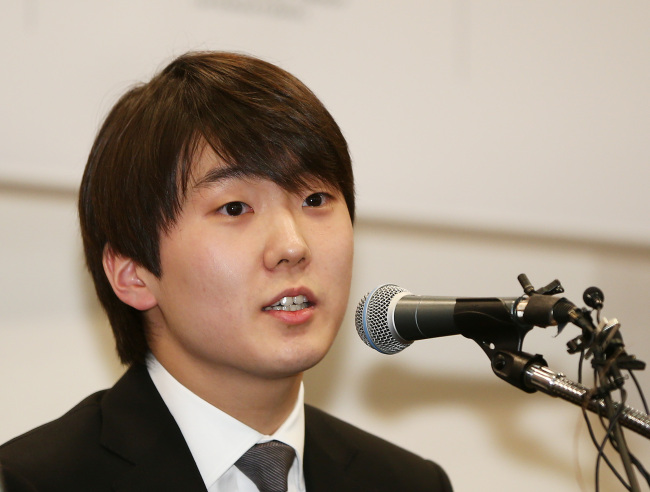 Pianist Cho Seong-jin, winner of the 17th International Fryderyk Chopin Piano Competition, speaks at a press conference held at the Seoul Arts Center on Monday. (Yonhap)