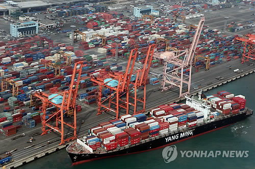 Cargo is seen at Busan Port in Korea. (Yonhap)