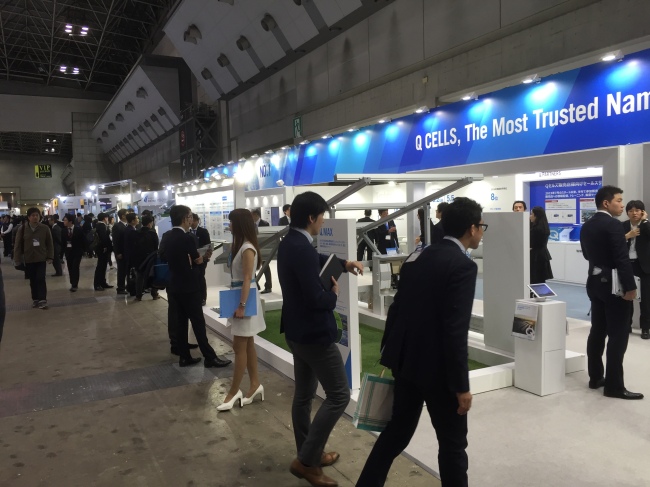 HANWHA AT PV EXPO 2016 -- Hanwha Q Cells is presenting its solar photovoltaic products and solutions at this year’s PV Expo in Tokyo, Japan, taking place from March 2-4. The solar cell manufacturer will introduce new photovoltaic module lines built with its proprietary Q.ANTUM cell technology as well as a glass-to-glass module prototype, a next-generation module made using a second glass layer instead of a conventional back sheet to enhance the module’s robustness and durability. (Hanwha Q Cells)