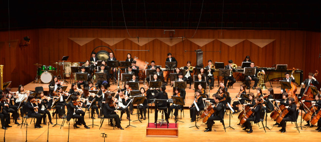 The Herald Philharmonic Orchestra rehearses at Seoul Arts Center, before its third annual concert. (Yoon Byung-chan/The Korea Herald)