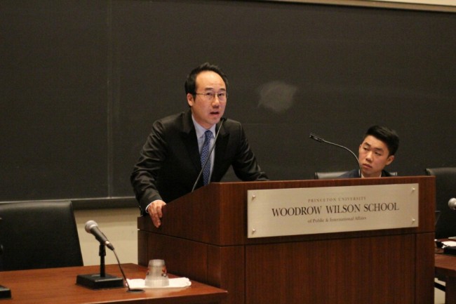 Violinist and human rights activist Won Hyung-joon lectures at the Woodrow Wilson School of Public & International Affairs at Princeton University in Princeton, New Jersey, on Feb. 13. (Princeton University)