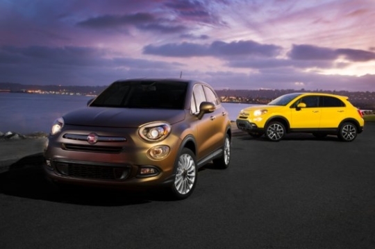 FCA ROLLS OUT NEW COMPACT SUV -- FCA Korea rolled out a small five-passenger SUV Fiat 500X in Seoul on Thursday. The new SUV is 4.2 meters long, 1.8 meters wide and 1.6 meters high. Its price tag starts from 29.9 million won ($25,700). (FCA Korea)