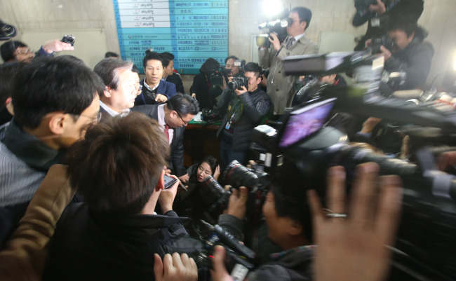 Saenuri manages compromise on nomination