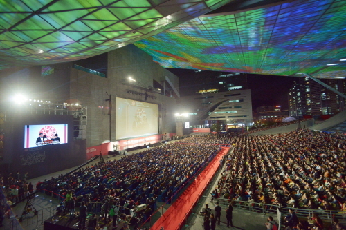 An overview of Busan International Film Festival‘s opening ceremony in 2013 (BIFF)