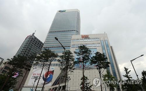 Doota, near Dongdaemun Market (Yonhap)