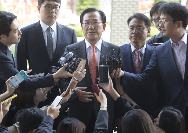 Park Joon-young appears for questioning at the Seoul Southern District Prosecutors’ Office in Seoul on Monday. (Yonhap)