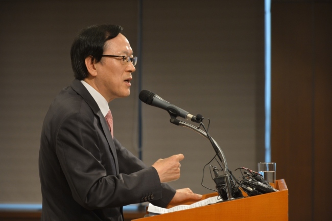 NH Financial Group chairman Kim Yong-hwan speaks during a press conference in Seoul on Tuesday. (NH Financial Group)